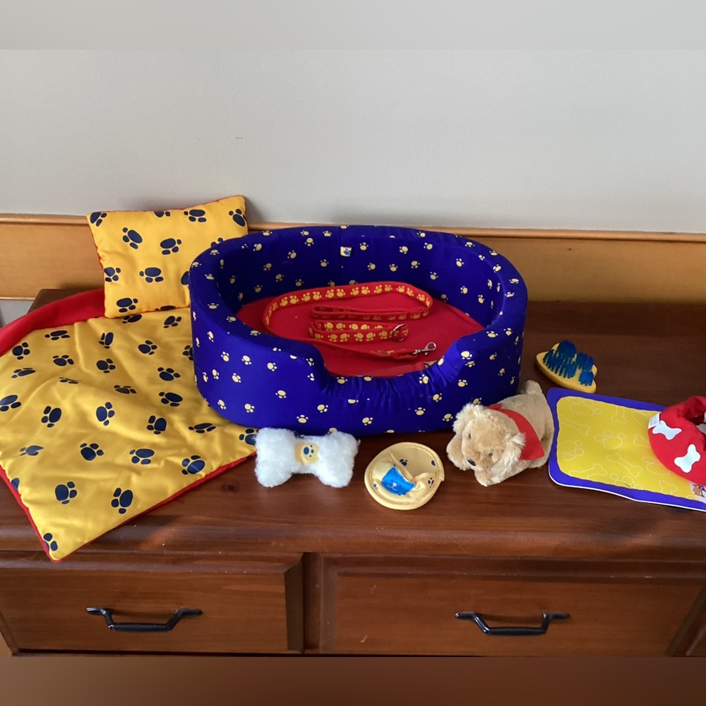 Build-A-Bear dog bed and plush pet supplies